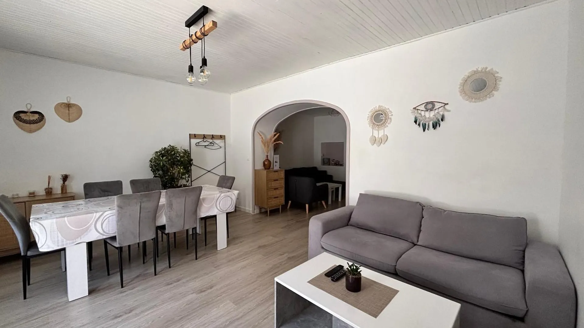 Maison De Village Avec Exterieur -Luberon - Villelaure 0*,  Франция